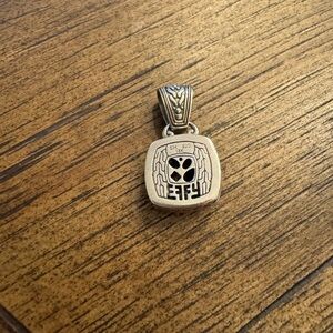 Effy Pendant